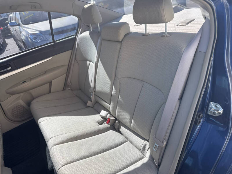 2011 Subaru Legacy 2.5i Premium