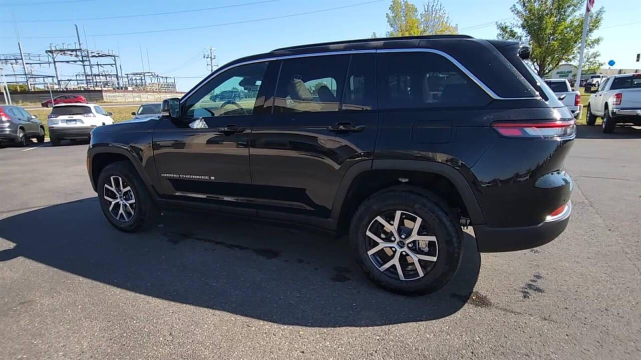 2025 Jeep Grand Cherokee for sale at Victoria Auto Sales in Victoria, MN