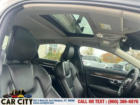 2017 Volvo S90 T6 Momentum