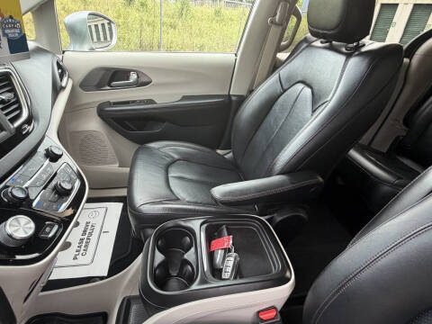 2020 Chrysler Pacifica Touring L