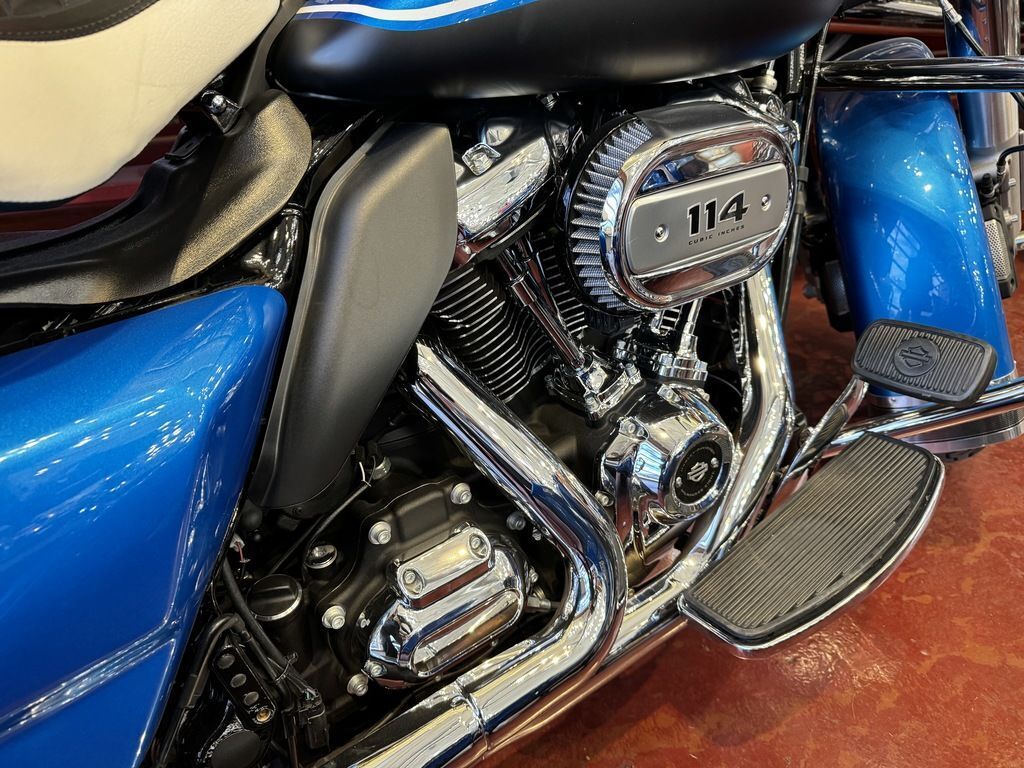 2021 Harley-Davidson® FLH - Electra Glide® Revi 6