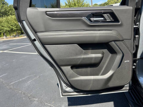 2025 GMC Yukon Elevation