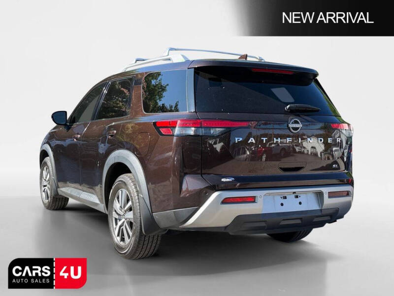 2022 Nissan Pathfinder SL