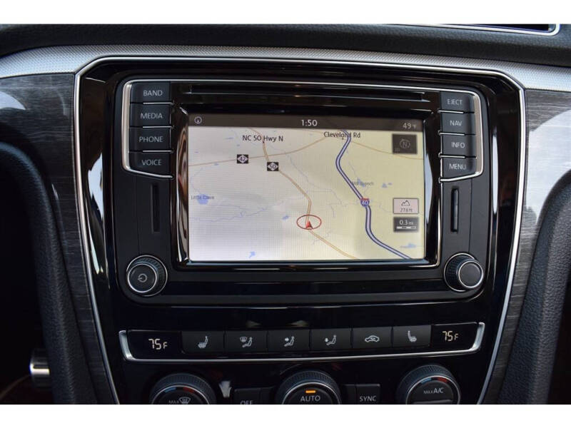 2017 Volkswagen Passat 1.8T SEL Premium