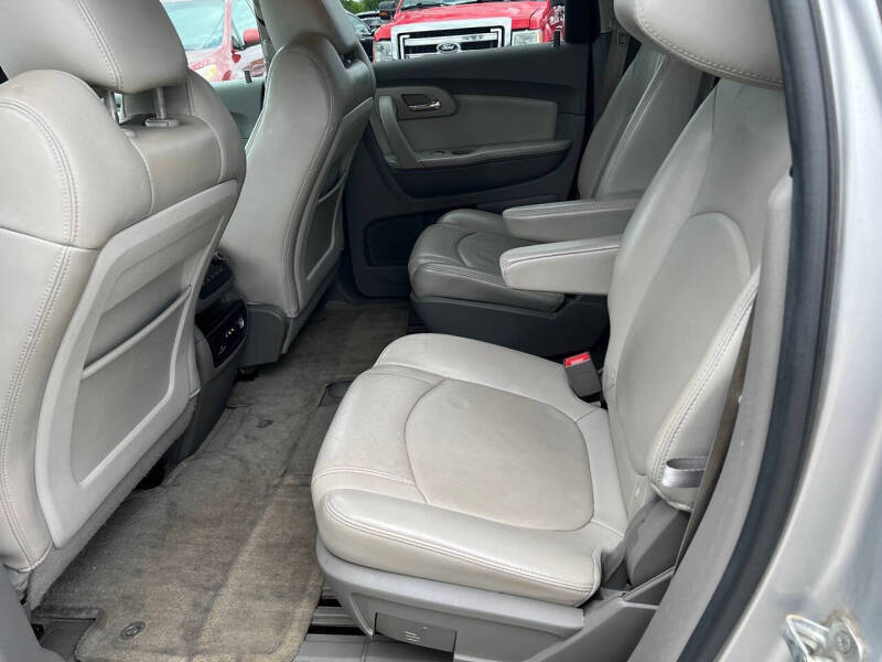 2011 Chevrolet Traverse LT
