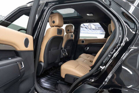 2023 Land Rover Discovery P300 S R-Dynamic