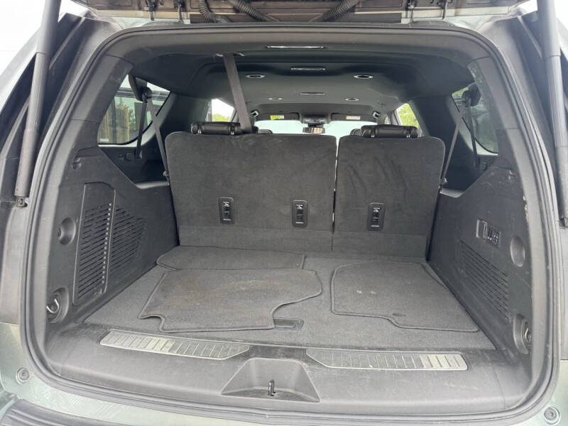 2023 Chevrolet Suburban Premier