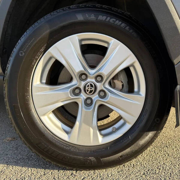 2021 Toyota RAV4 Hybrid LE