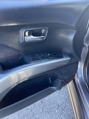 2010 Mitsubishi Outlander ES