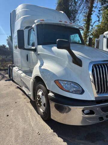 2020 International LT625