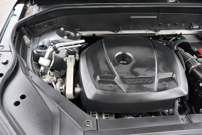 2018 Volvo XC90 T6 Momentum