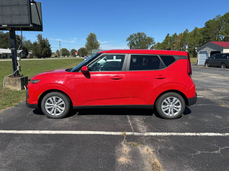 2022 Kia Soul LX's photo