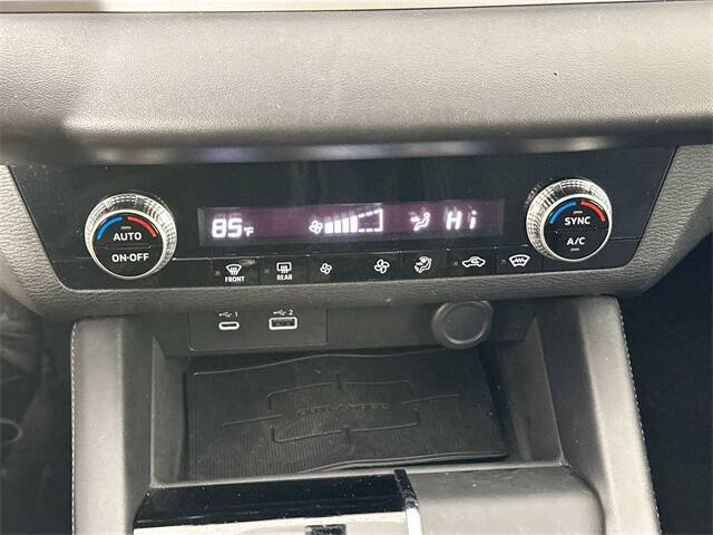 2022 Mitsubishi Outlander ES