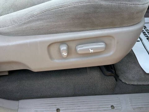 2005 Toyota Sequoia SR5