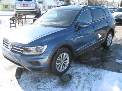 2018 Volkswagen Tiguan for sale at CLASSIC MOTOR CARS in West Allis WI