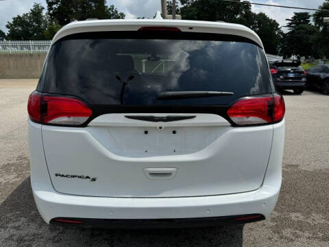 2018 Chrysler Pacifica Touring L Plus