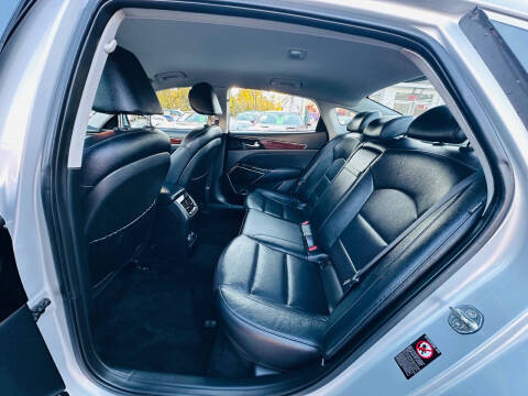 2018 Kia Cadenza Premium