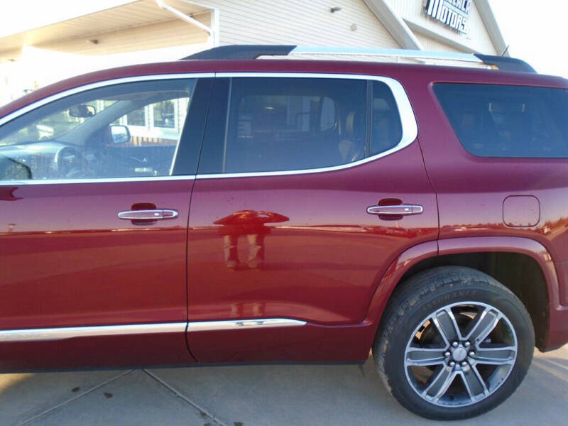 2017 GMC Acadia Denali