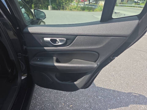 2024 Volvo S60 B5 Plus Dark Theme