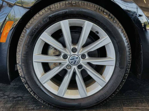 2019 Volkswagen Beetle 2.0T SE