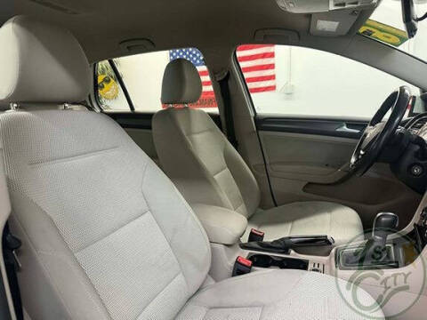 2018 Volkswagen Golf TSI S