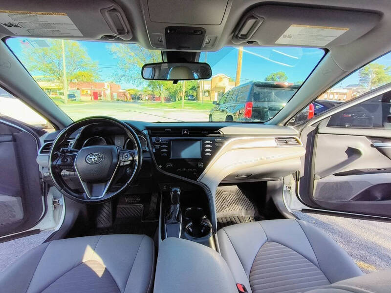 2018 Toyota Camry SE