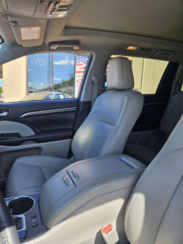 2016 Toyota Highlander Limited Platinum