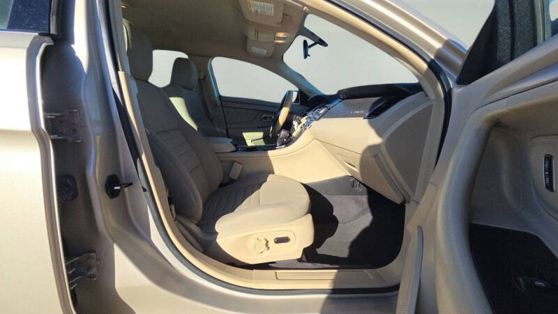 2018 Ford Taurus SE