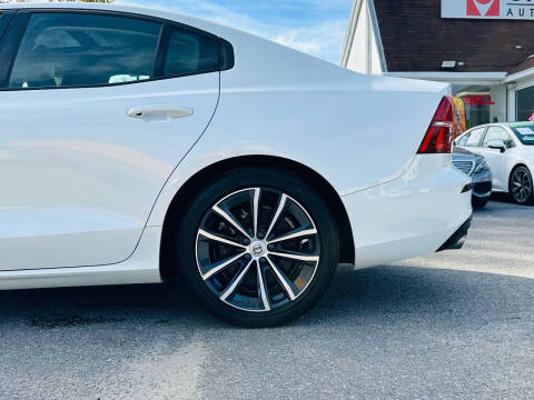 2021 Volvo S60 T6 Momentum