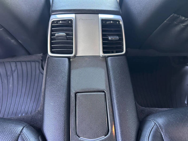 2012 Porsche Panamera
