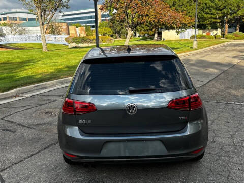 2017 Volkswagen Golf TSI S