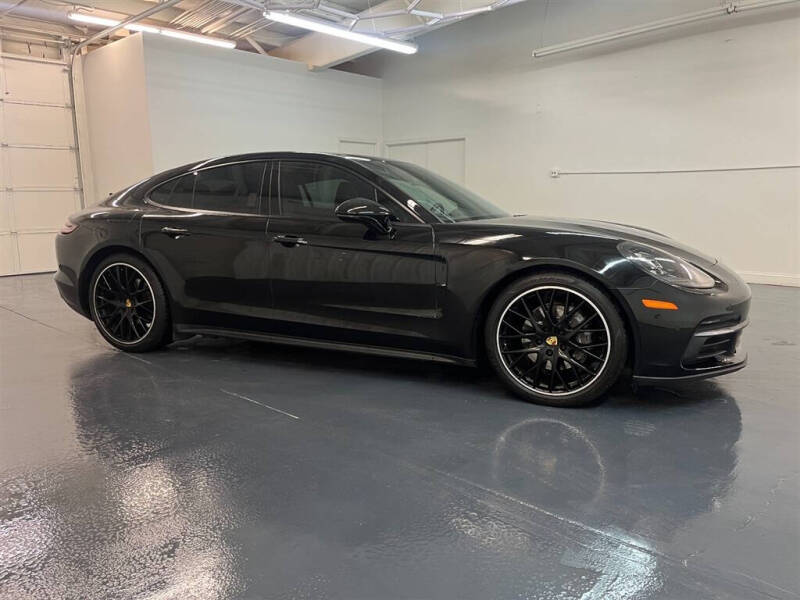 2018 Porsche Panamera 4