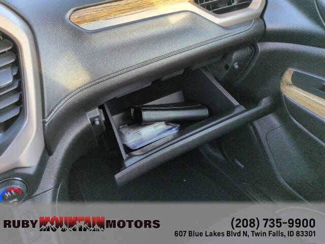 2017 GMC Acadia Denali