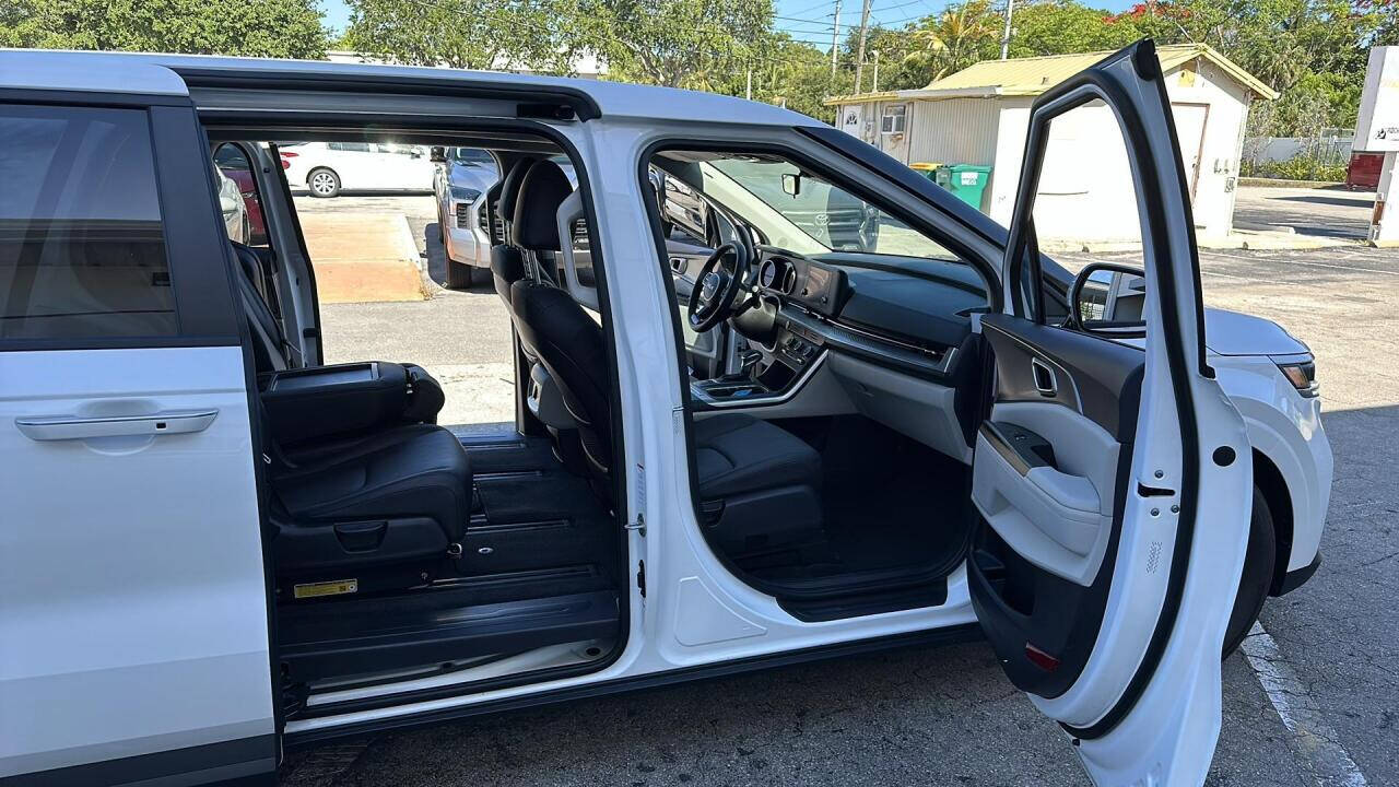 2024 Kia Carnival for sale at The Rock Fleet MGMT LLC in Naples, FL