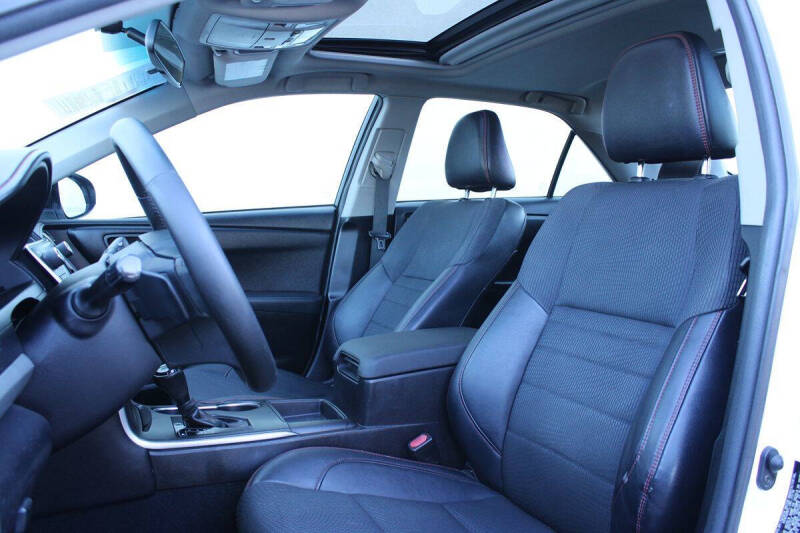 2017 Toyota Camry SE