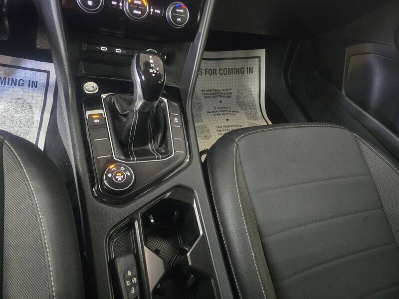 2024 Volkswagen Taos SE 4Motion