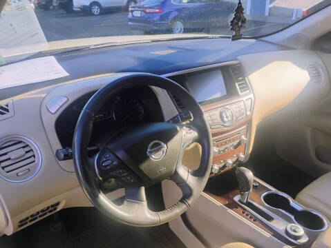 2017 Nissan Pathfinder Platinum