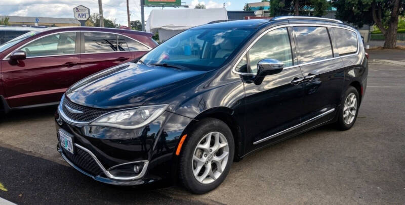 2017 Chrysler Pacifica Touring-L Plus