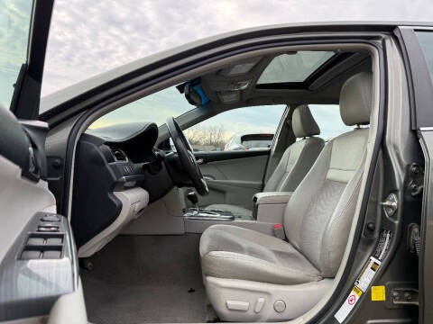 2014 Toyota Camry Hybrid XLE