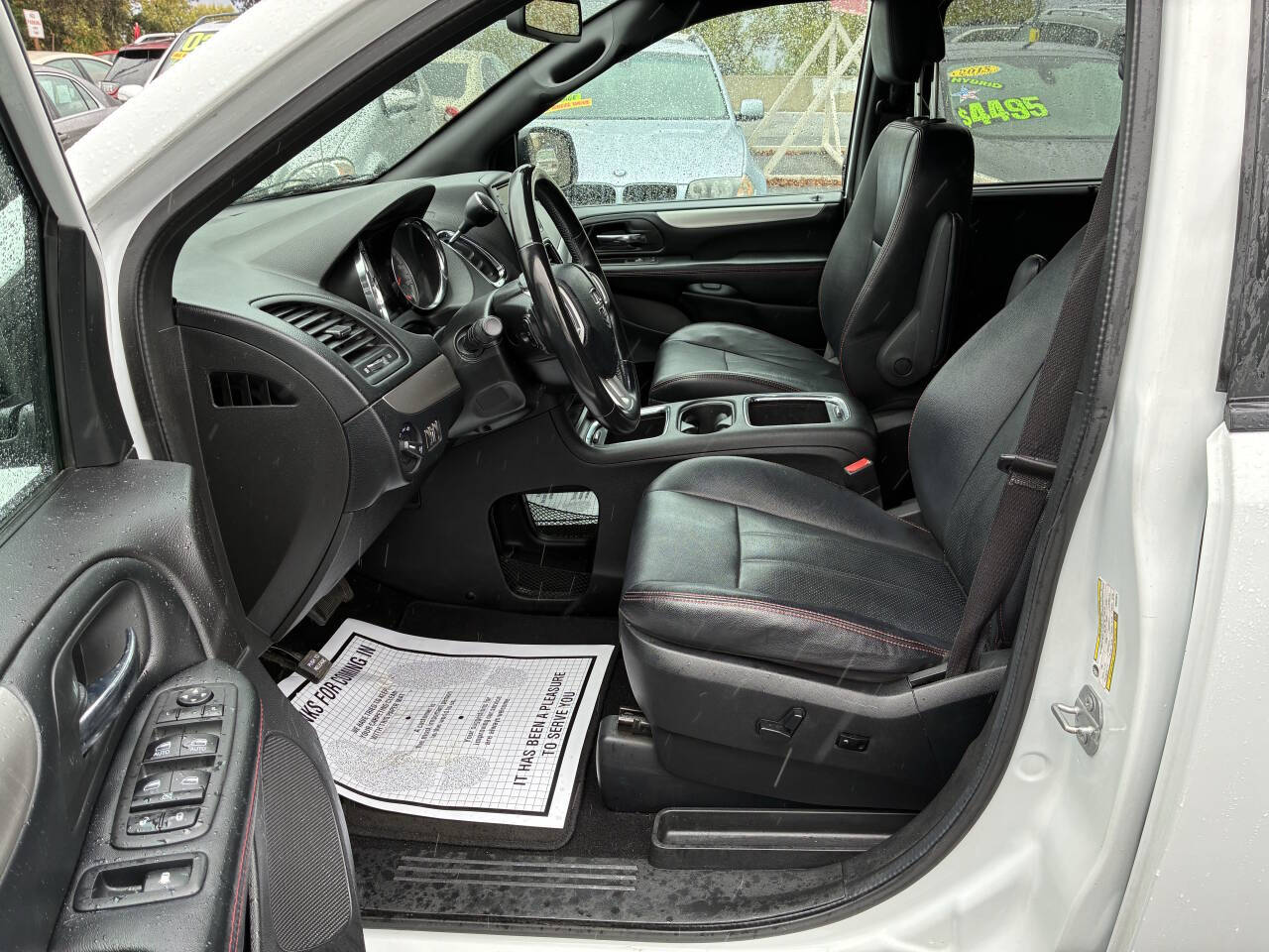 View vehicle photo 3