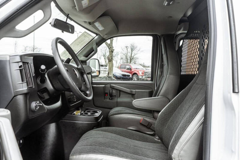 2023 GMC Savana 2500