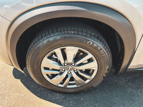 2024 Nissan Pathfinder SV
