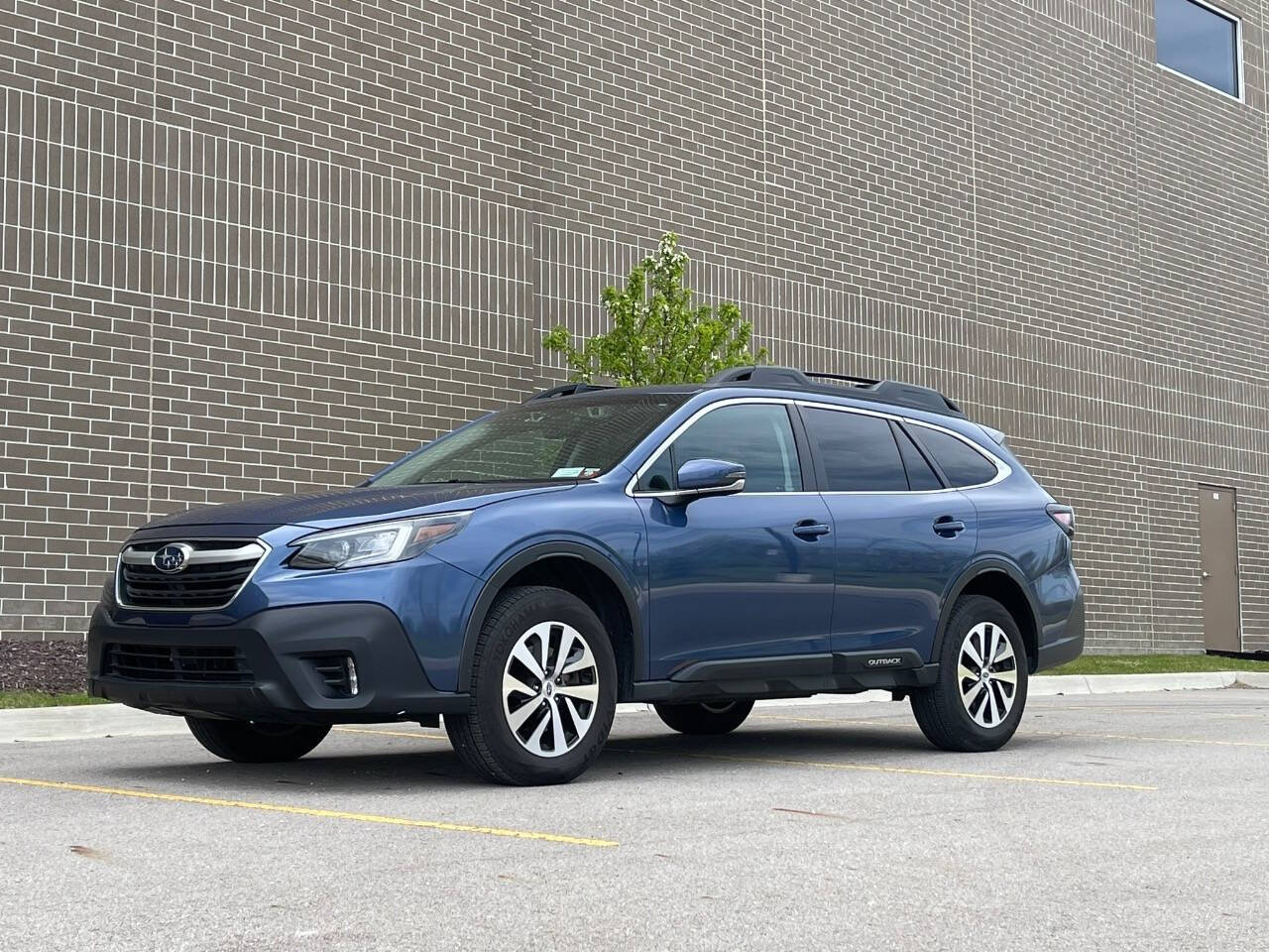 2022 Subaru Outback for sale at Phoenix Motor Co in Romulus, MI