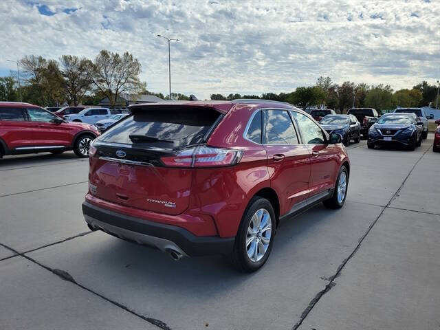 2020 Ford Edge Titanium