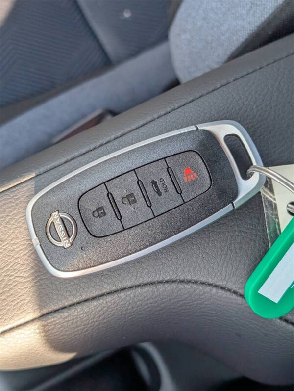 2025 Nissan Versa SV