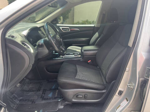 2019 Nissan Pathfinder SV