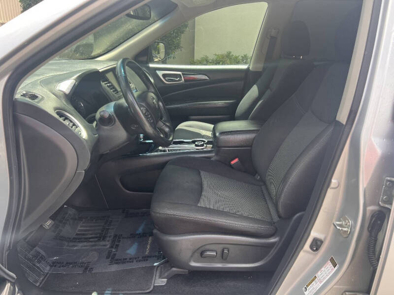 2019 Nissan Pathfinder SV