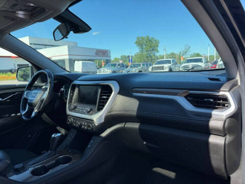 2017 GMC Acadia SLE-2