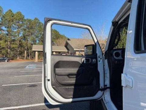 2025 Jeep Gladiator NightHawk