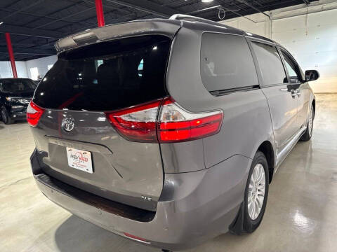2017 Toyota Sienna